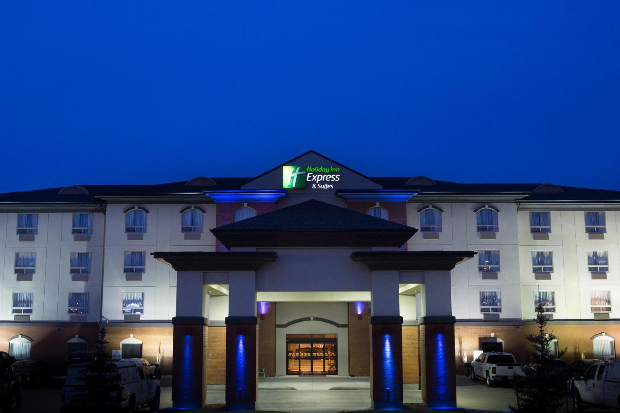 Holiday Inn Express & Suites Drayton Valley By Ihg Exterior photo