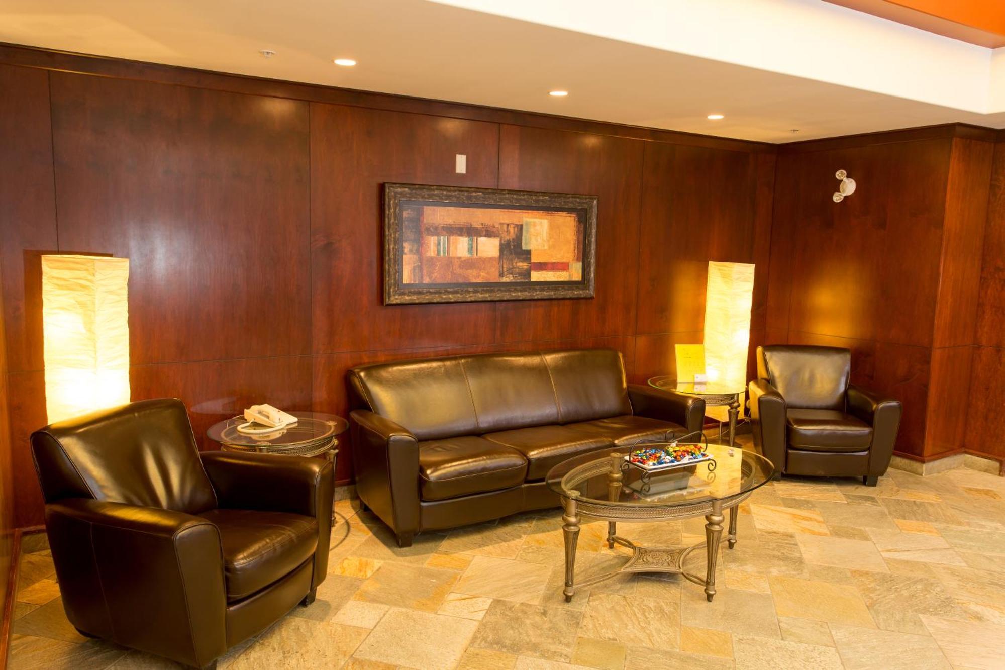 Holiday Inn Express & Suites Drayton Valley By Ihg Exterior photo